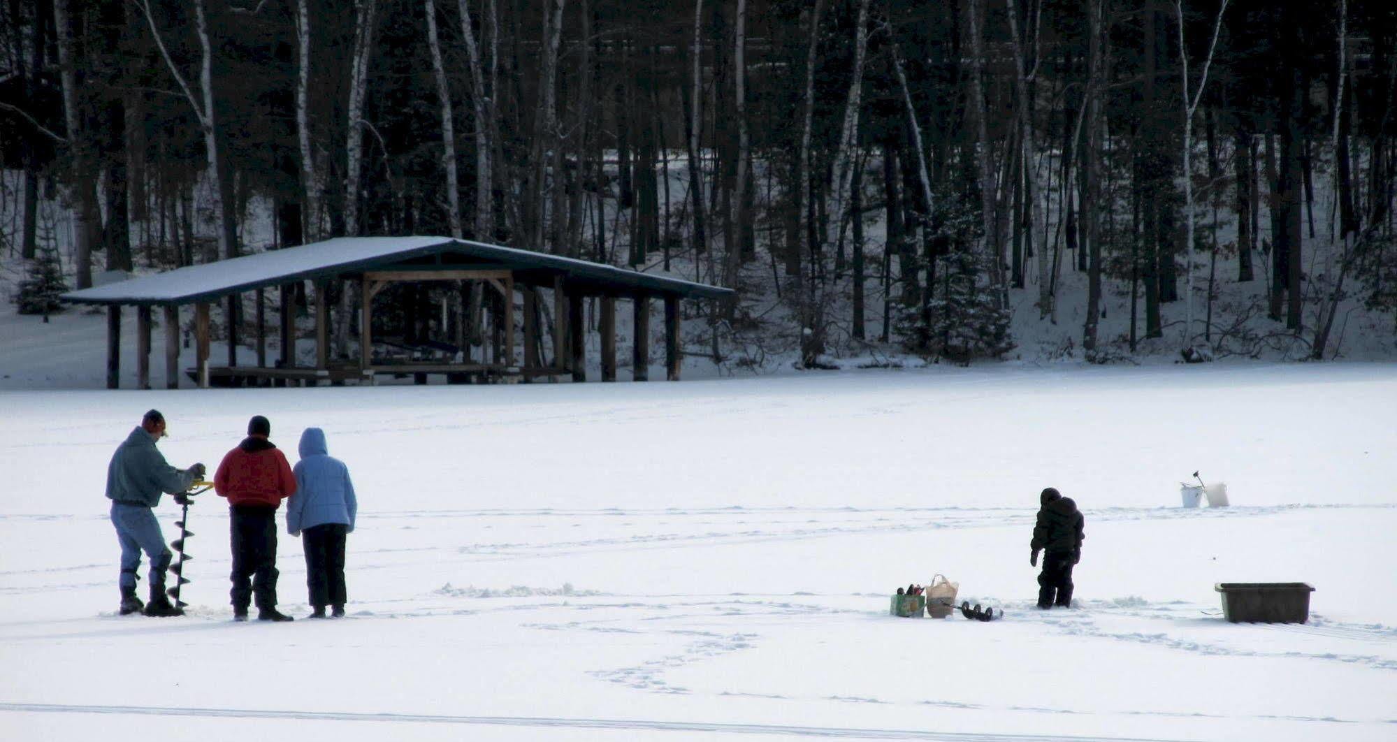 Lake Forest Resort Eagle River Exterior photo